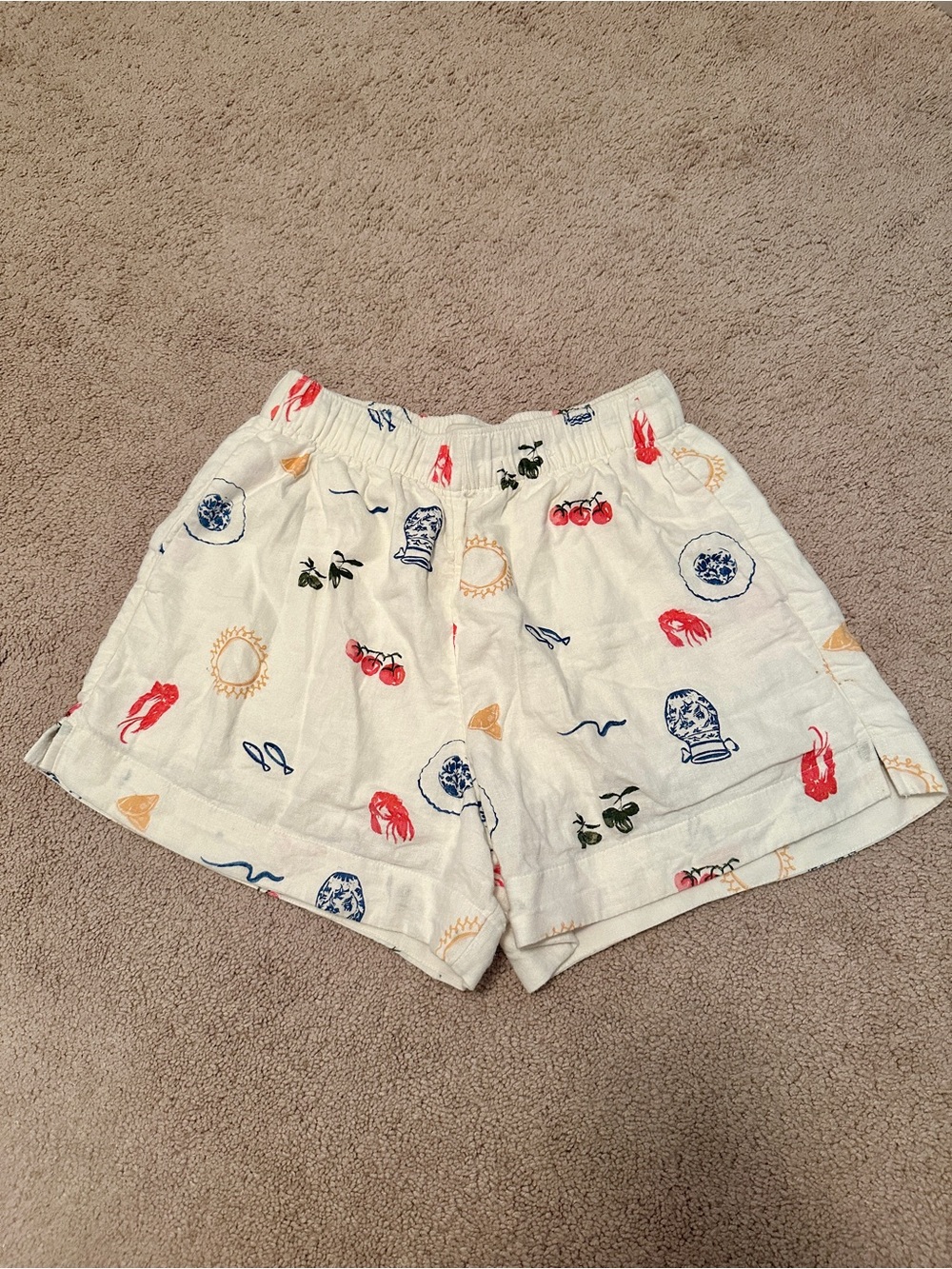 Abercrombie & Fitch Cream High-Waist Printed Pull-On Shorts - Picture 2 of 4